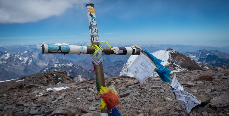 Gipfelkreuz des Aconcagua