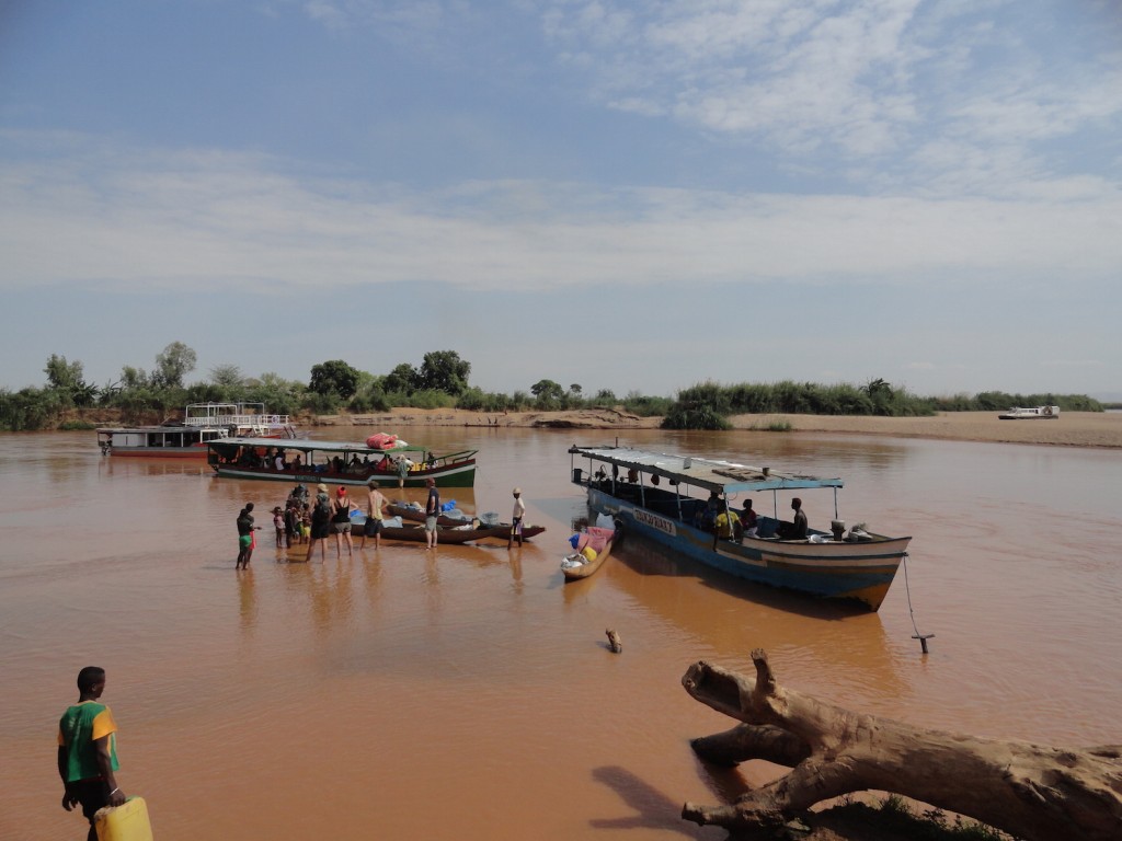 Bateaux-Brousse / Sammelboot