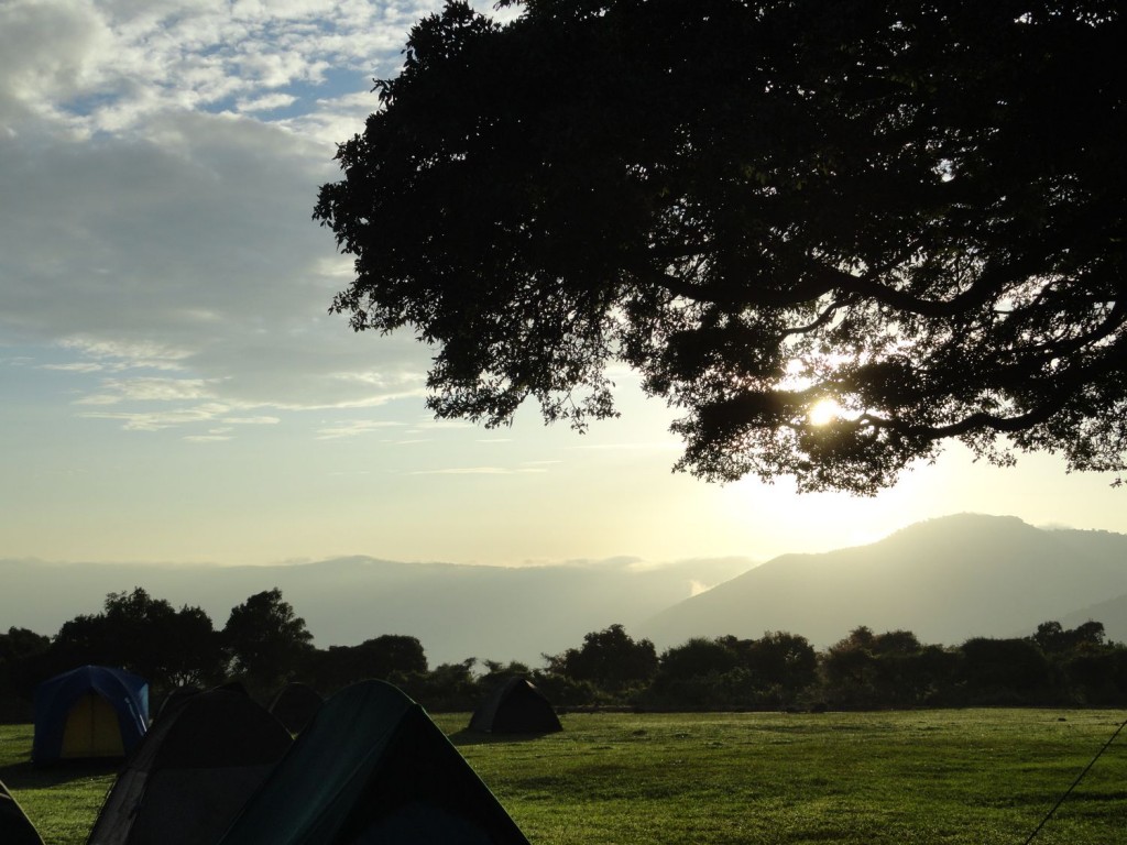 Sonnenaufgang am Ngorongoro Kraterrand