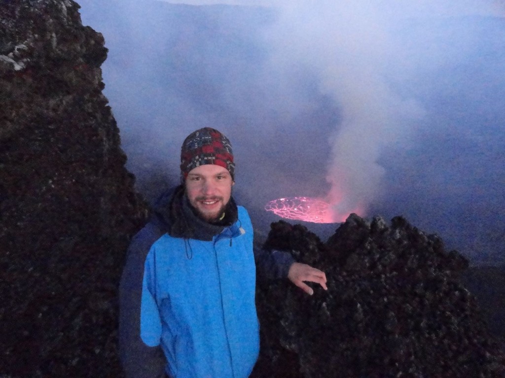 Auf dem Kraterrand des Nyiragongo