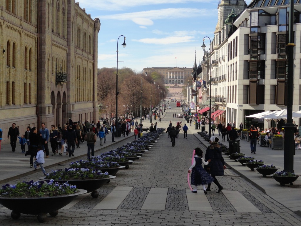 Karl Johans gate - Blick auf den königlichen Palast