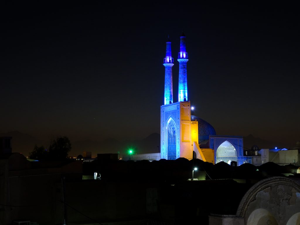 Jameh Moschee bei Nacht